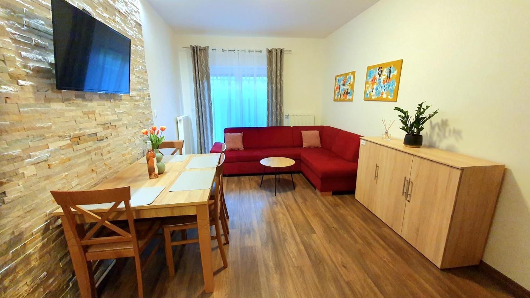 Apartmanovy Dom Lucky 188 เดมานอฟสกา โดลินา ภายนอก รูปภาพ