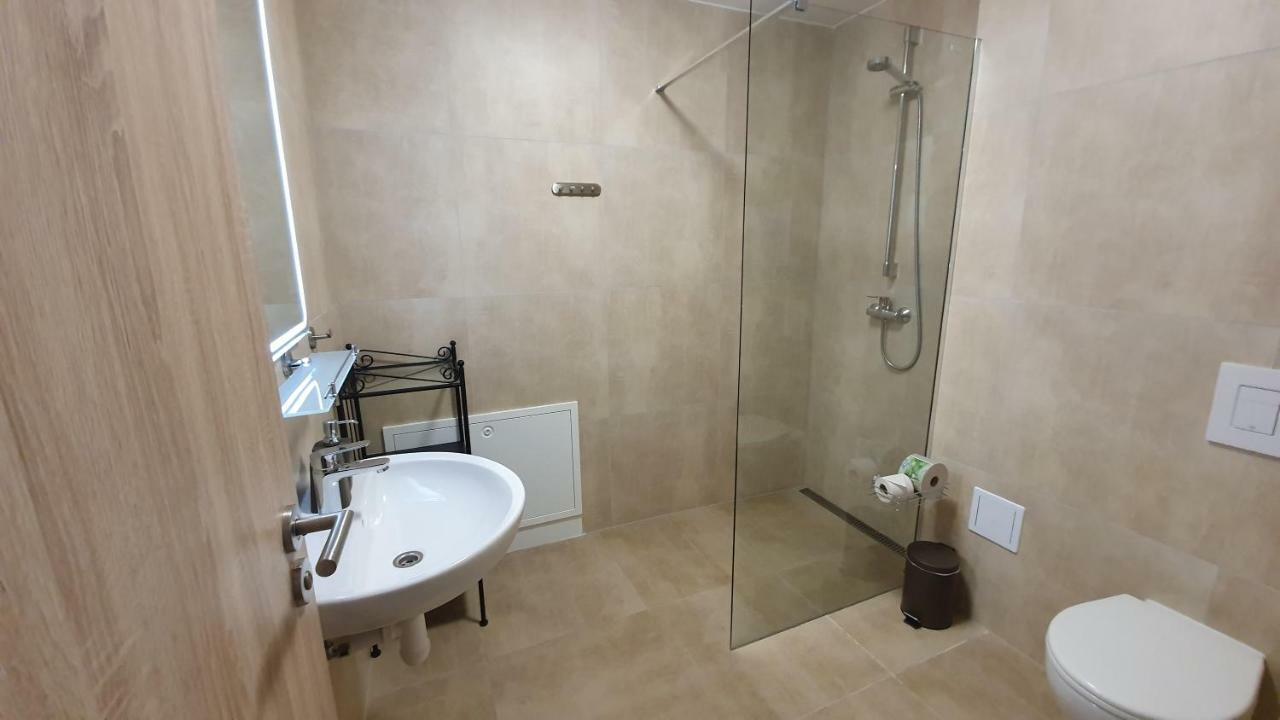 Apartmanovy Dom Lucky 188 เดมานอฟสกา โดลินา ภายนอก รูปภาพ